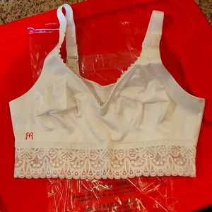 Ruby Ribbon white lace demiette size 32